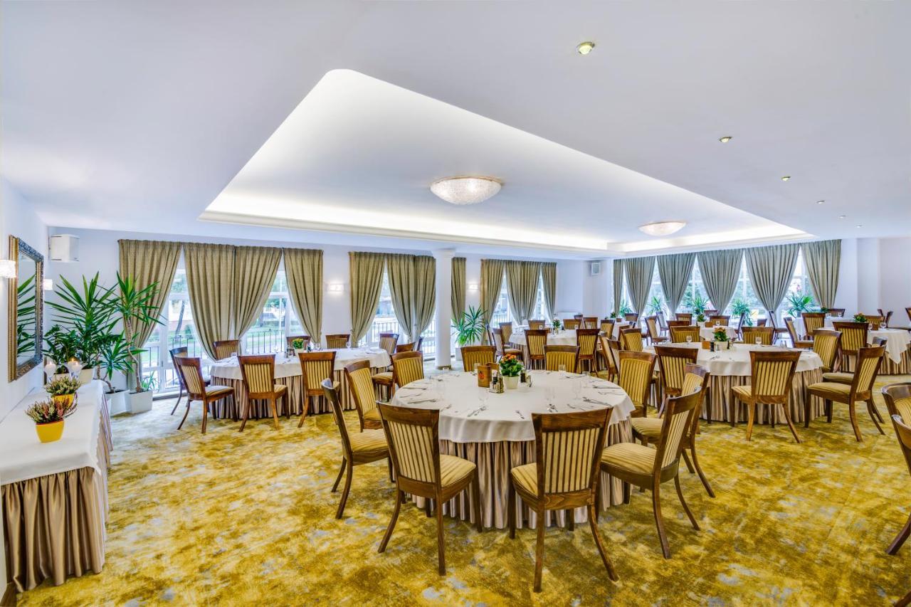 Hotel Lubicz Устка Екстериор снимка