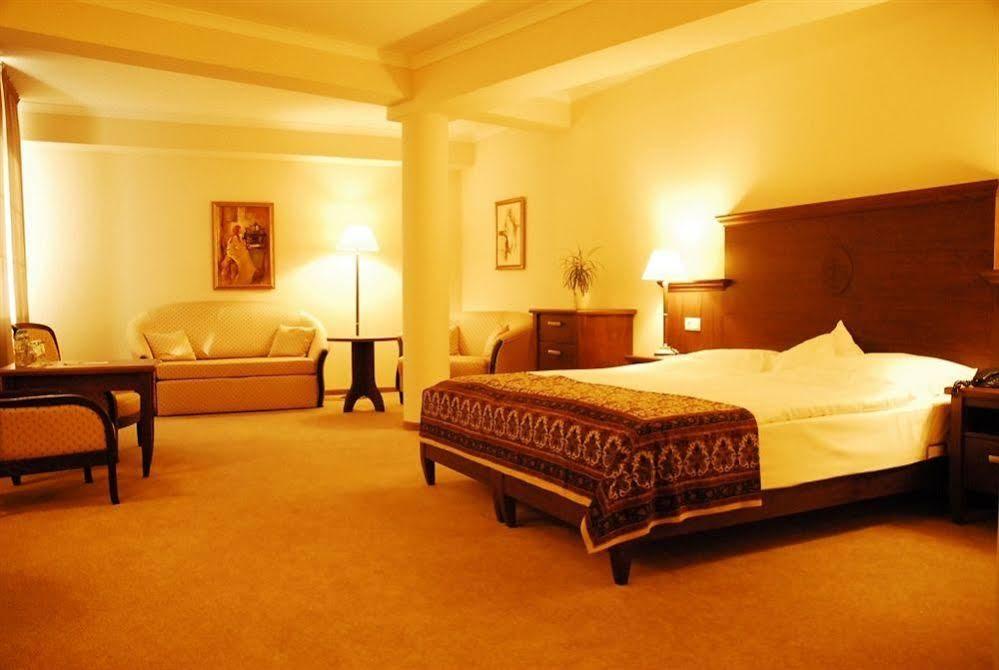 Hotel Lubicz Устка Екстериор снимка