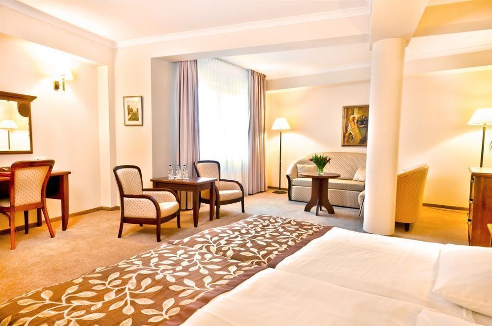 Hotel Lubicz Устка Екстериор снимка