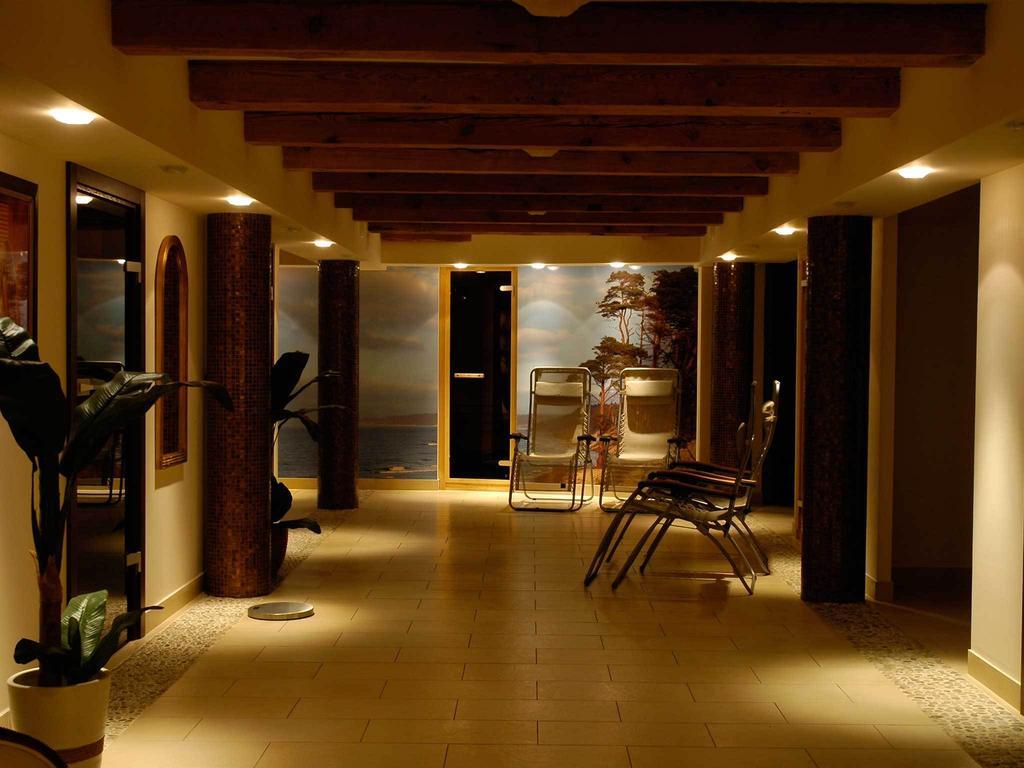 Hotel Lubicz Устка Екстериор снимка